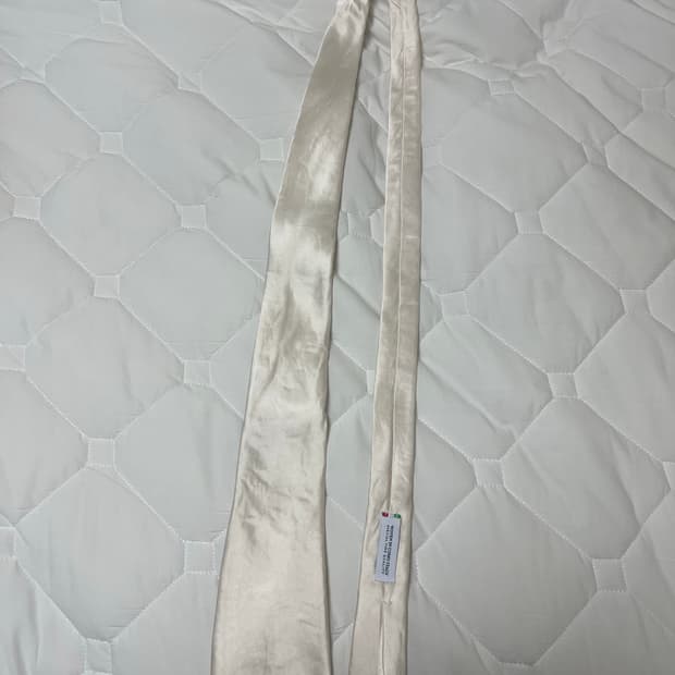 메멘토모리/실크 아이보리 넥타이/OS