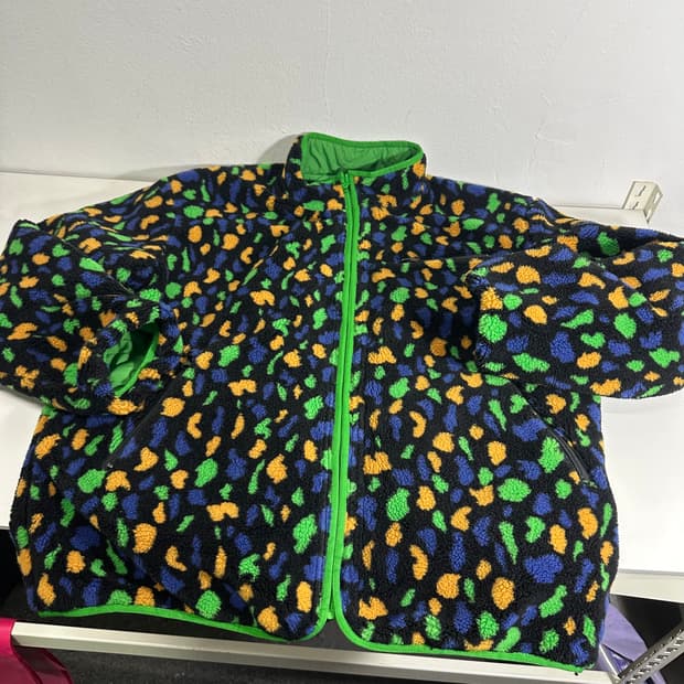 L-XL 위켄더스 그라피티 리버시블 플리스 양면점퍼