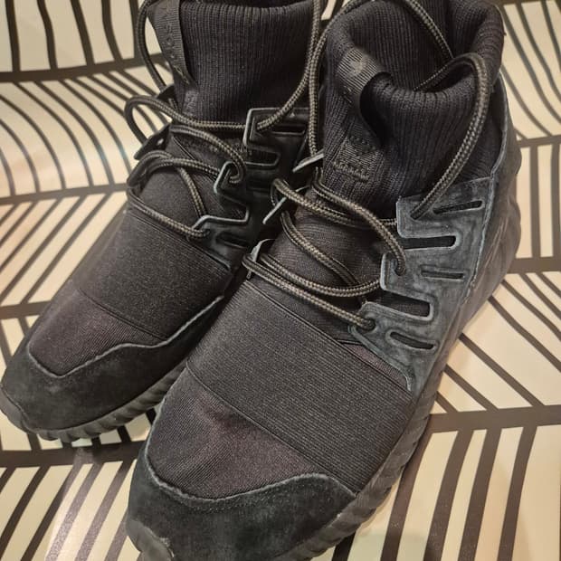 아디다스 튜블라 둠 트리플 블랙 us/8 260 판매합니다