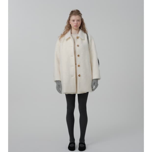 더바넷 스노우 화이트 하프 발마칸 코트