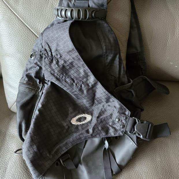 오클리 빈티지 샌드백 슬링백 S급