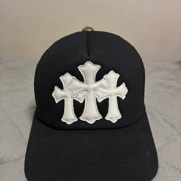 크롬하츠 트리플 크로스패치 세메터리 모자