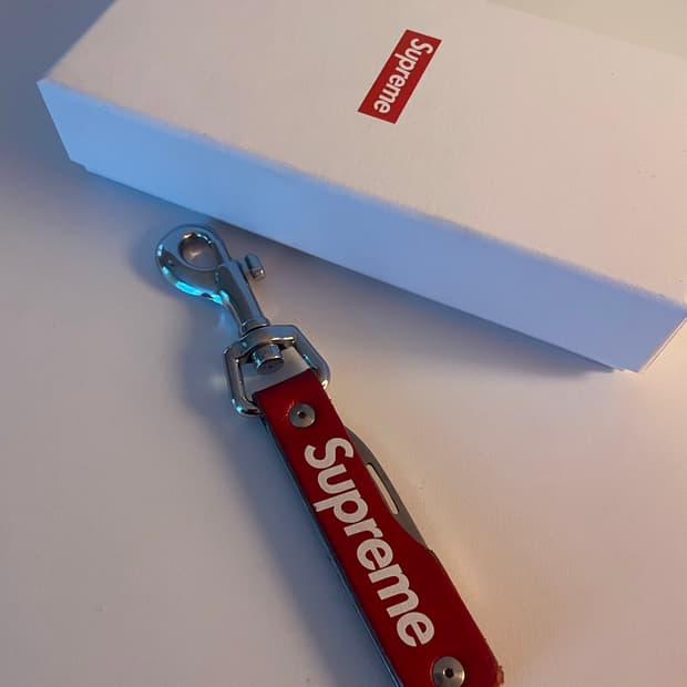 슈프림 폴딩 나이프