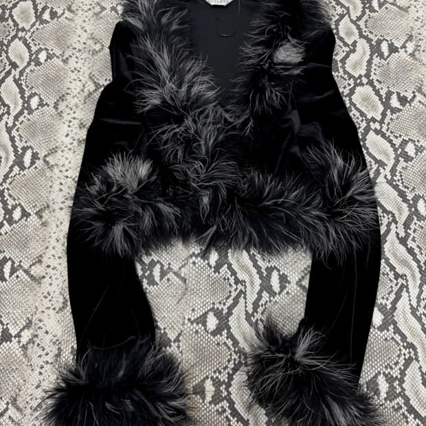 “Vintage” 00’s Goth Black&Grey Fur Trimm