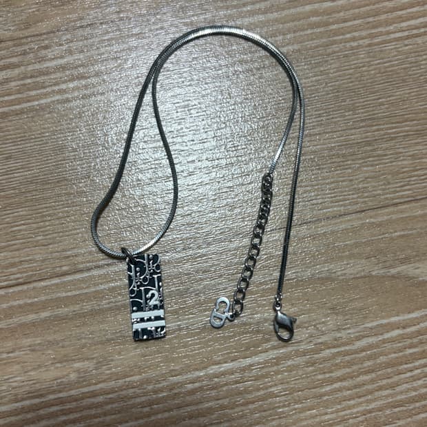 디올 트로터 목걸이 블랙