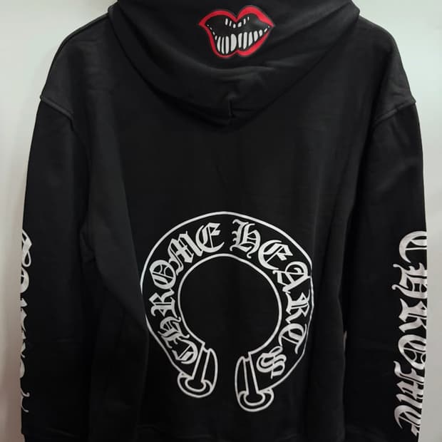 크롬하츠 홀스슈 입술 후드티