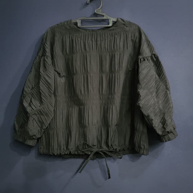 엠보셔링 블라우스