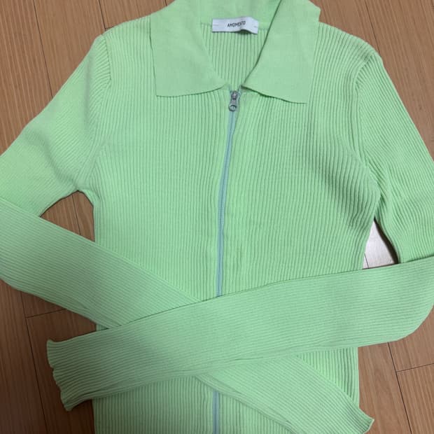 아모멘토 22SS 집업 가디건