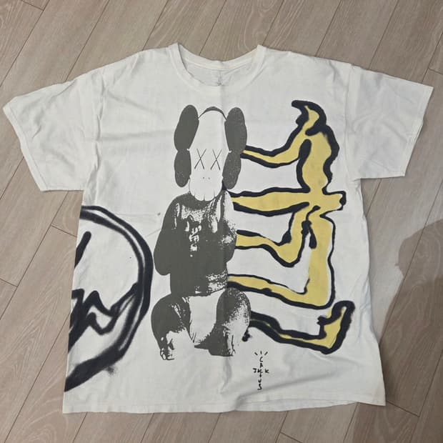 트래비스 스캇x 카우스 x 프라그먼트 반팔 티셔츠