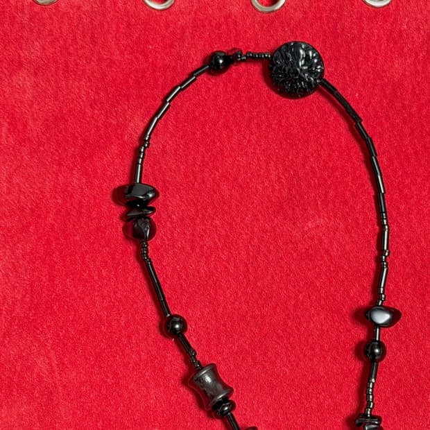 [rrrocnoc] yeon 블랙 비즈목걸이