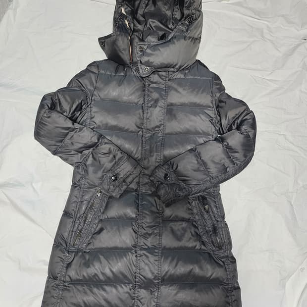 버버리 여성 구스다운 롱 패딩 M