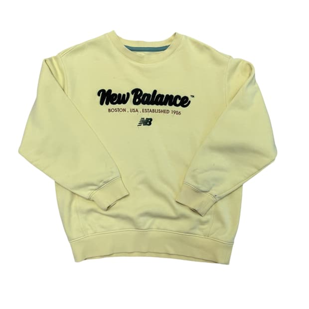 뉴발란스 맨투맨 