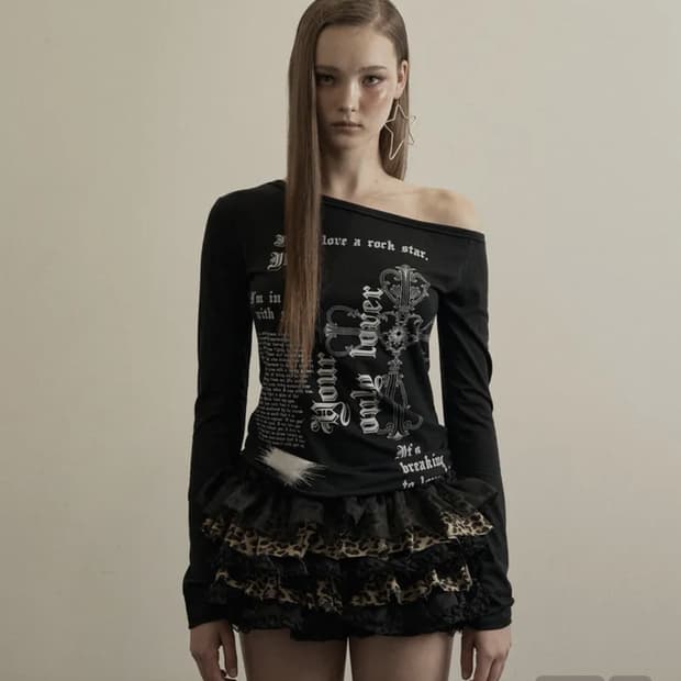 일리오 lover one shoulder long sleeve 블랙 