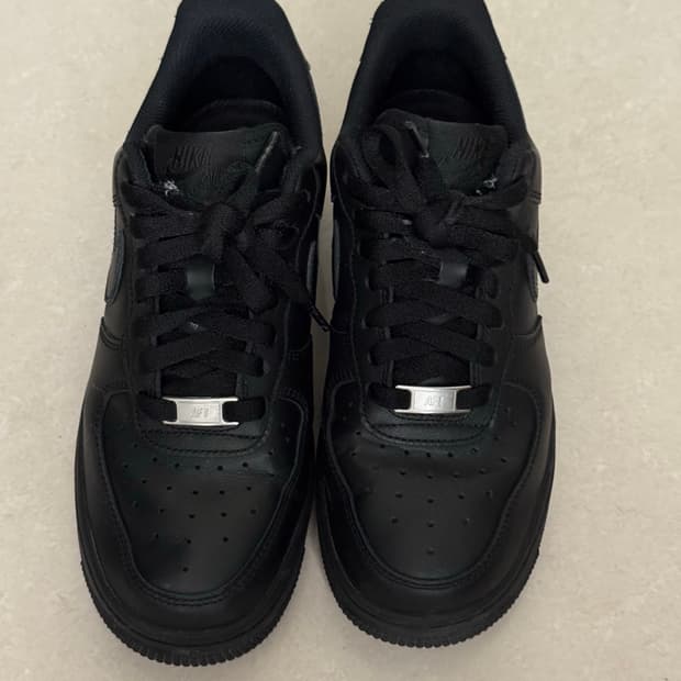 나이키 에어포스 블랙 235