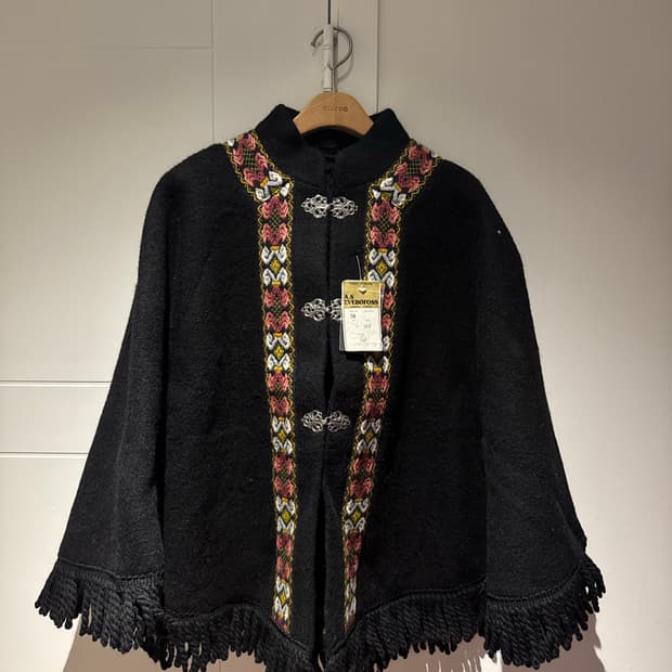 빈티지 노르딕 판쵸