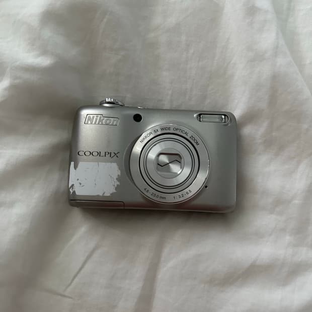 니콘 쿨픽스 L26 (외관 깨끗, 작동 미확인)