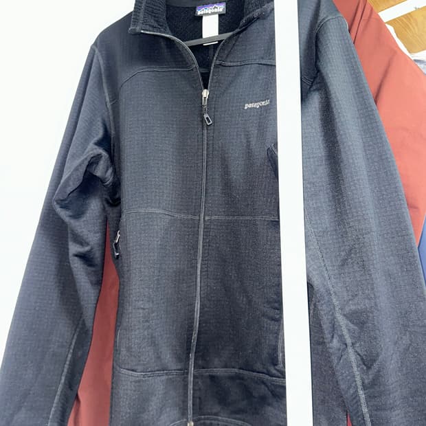 파타고니아 R1 자켓 블랙 