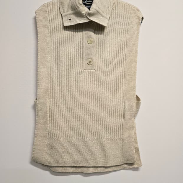JS뉴욕 아이보리 카라넥 니트 조끼
