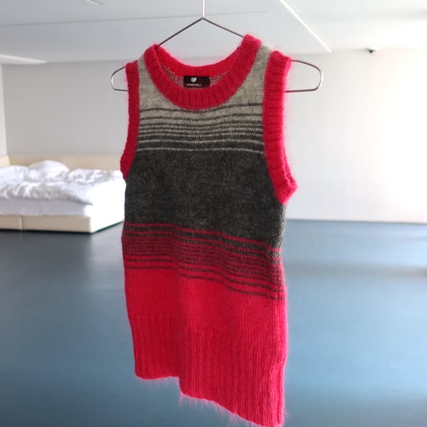 VINTAGE SLEEVELESS
