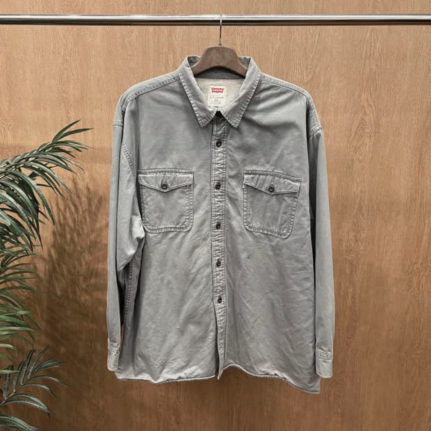 리바이스 셔츠 자켓 쉐르파 안감 플랩 포켓 디테일 레귤러핏 그레이