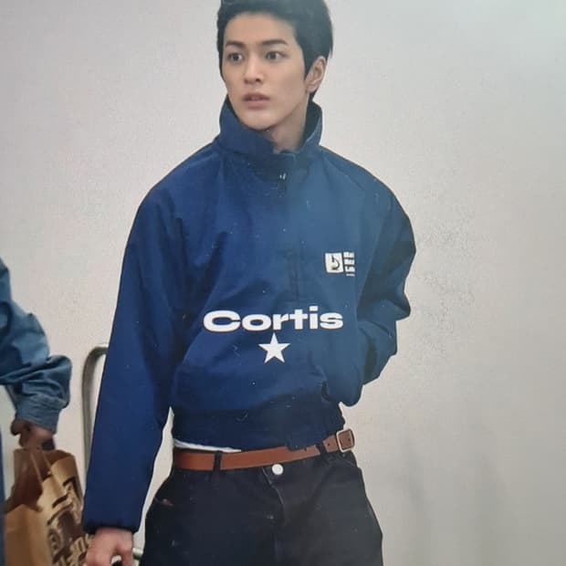 안건호 네이비 자켓