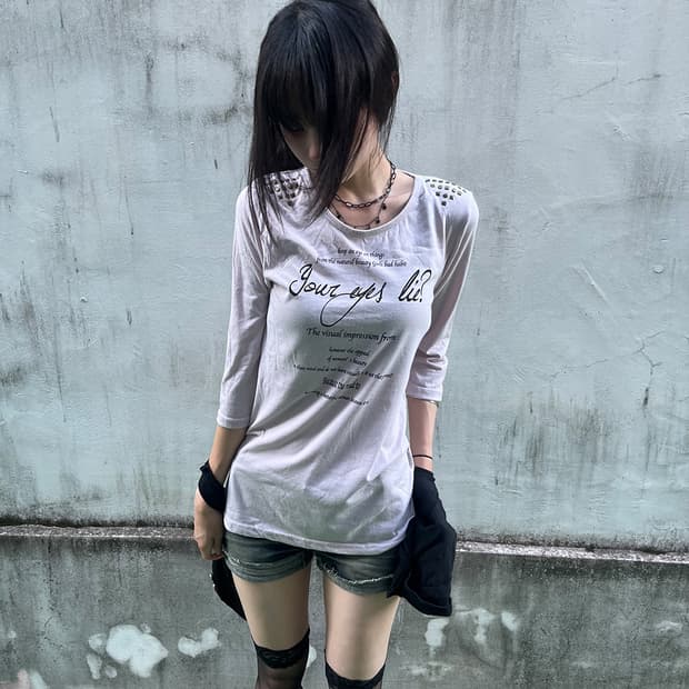 00’s Studded Lettering Long Sleeve Tee  