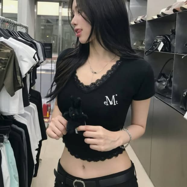 무센트 블랙 레이스 반팔티(새상품)