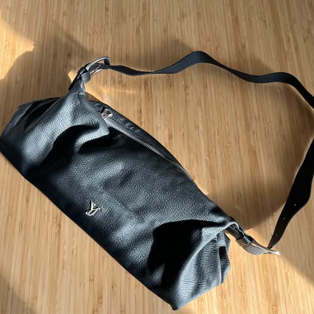 유제 YUJE gravel hobo bag 블랙 호보백 숄더백