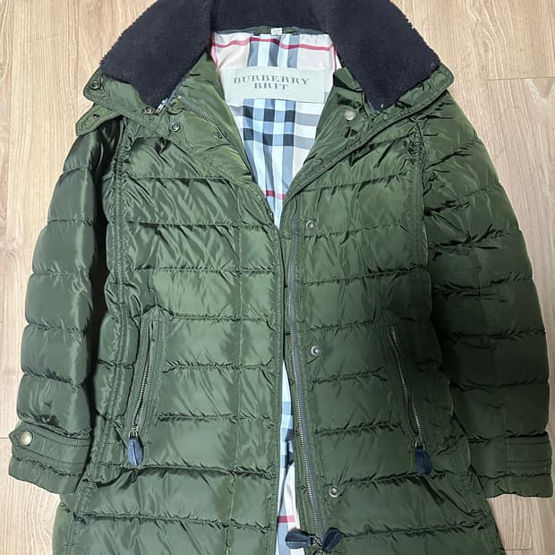 버버리 브릿 여성 롱패딩 카키 