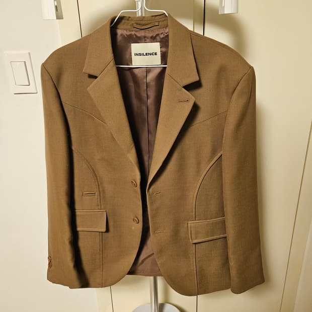 인사일런스 커브드 라인 울 블레이저 MOCHA M사이즈