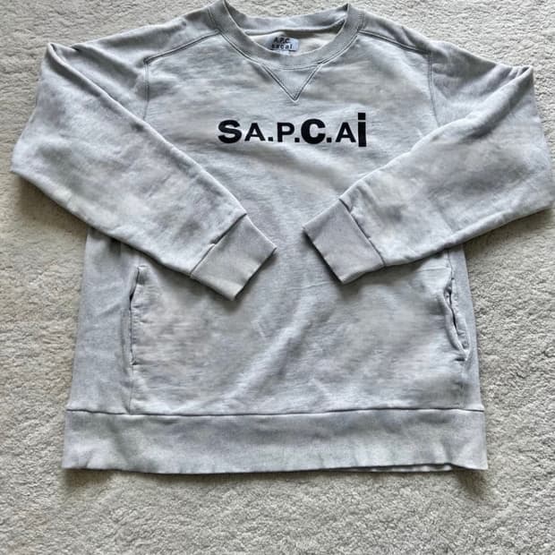 사카이 x A.P.C 콜라보 그레이 맨투맨