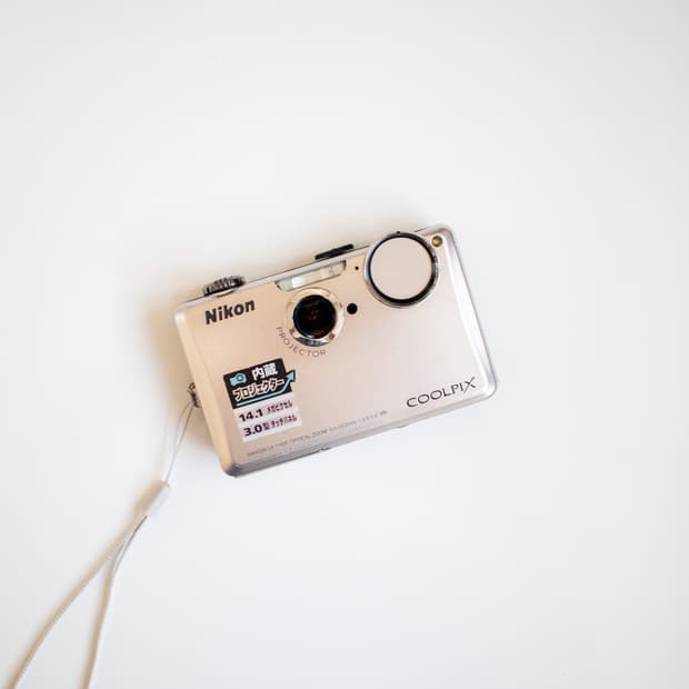 Nikon Coolpix S1100pj / 빈티지 디지털 카메라