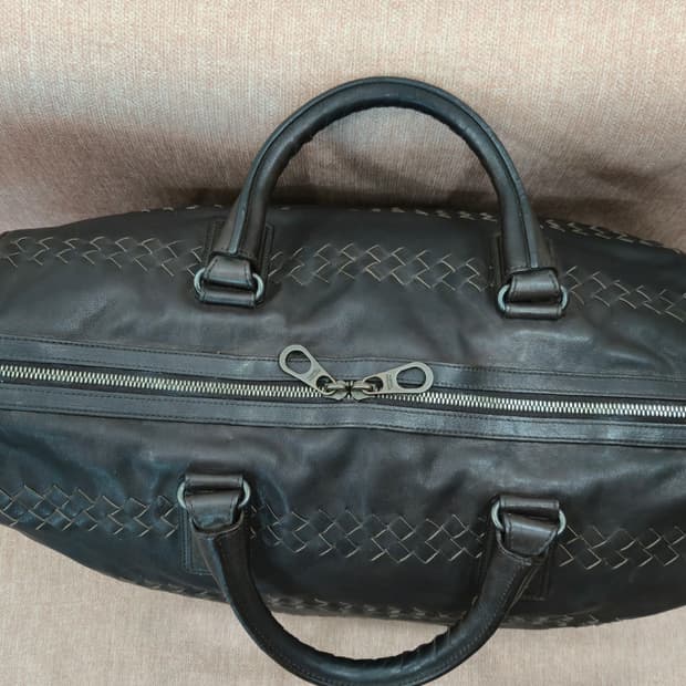 보테가 베네타 인트레치아토 가죽 보스턴 백 45cm 다크 브라운