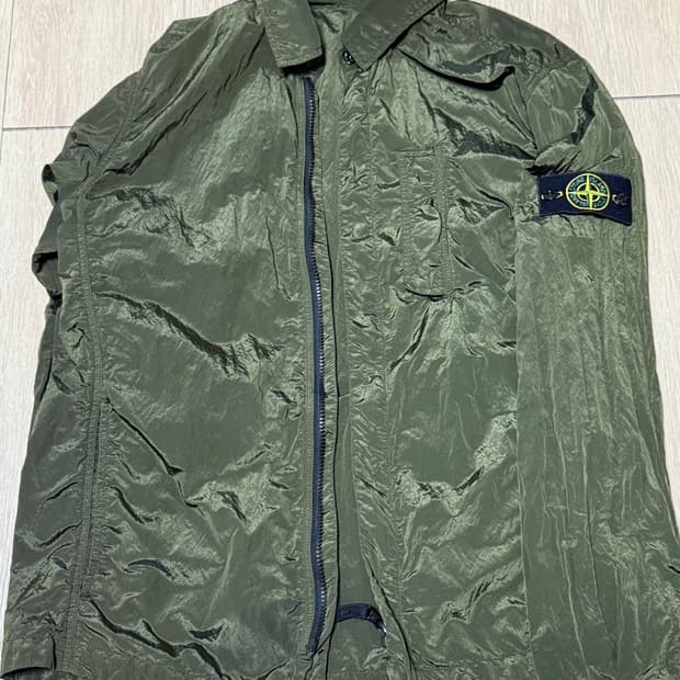 18ss 스톤아일랜드 나일론 메탈 오버셔츠 카키 L사이즈