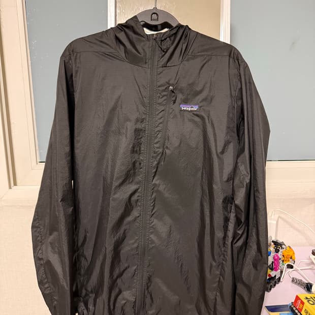 파타고니아 후디니 블랙 바람막이 자켓 L