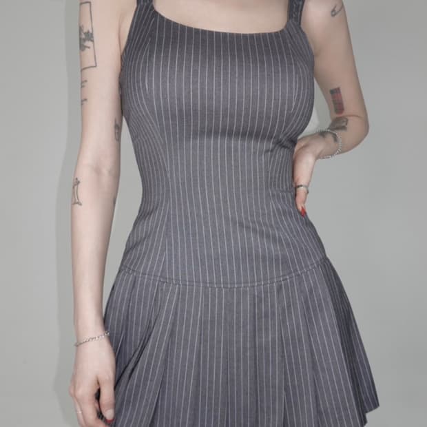 페일제이드 긱시크 드레스 챠콜