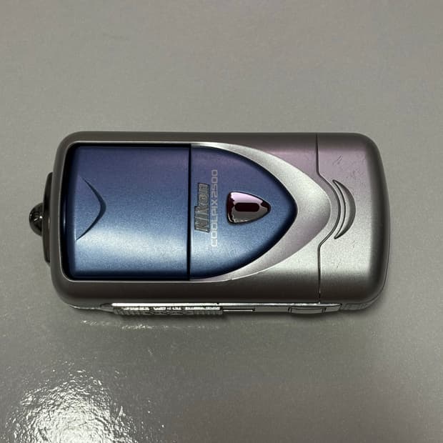 니콘 Coolpix 2500 황조지 카메라