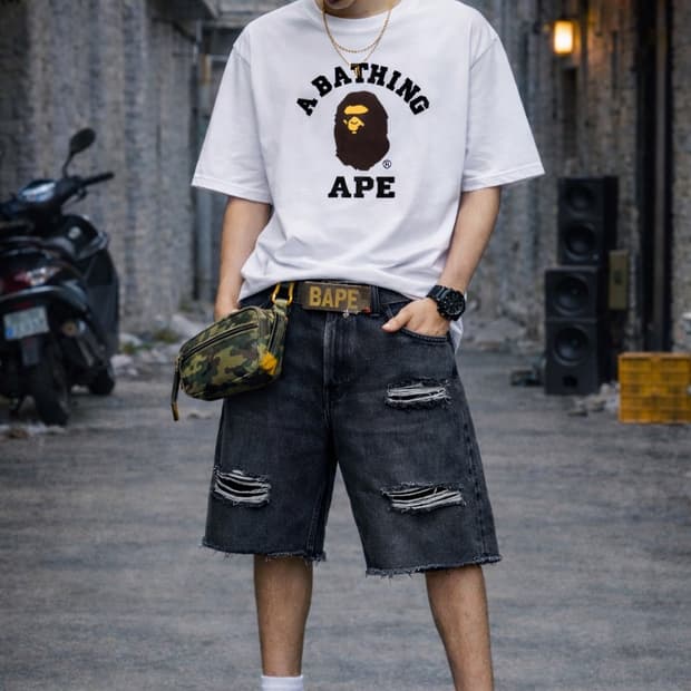 A BATHING APE 베이프 컬리지 로고 반팔 티셔츠
