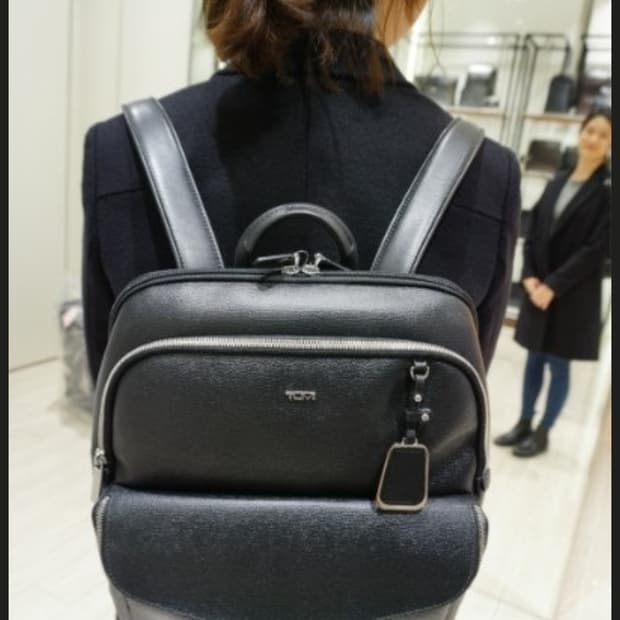 투미 여성 가죽 싱글레어 백팩 블랙