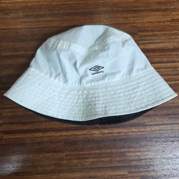 엄브로 리버시블 벙거지 버킷햇 xl