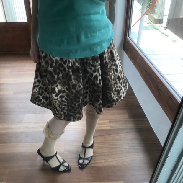 vintage leopard pattern skirt