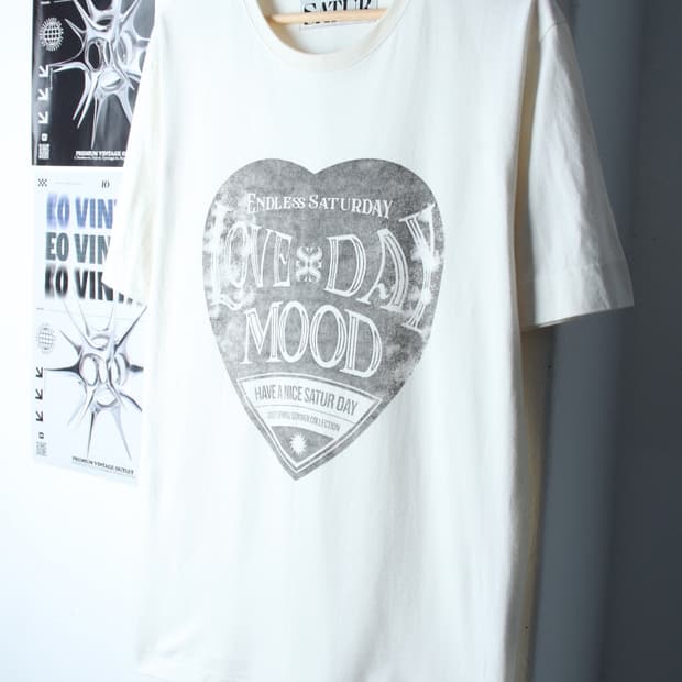 (L-XL) 새터 반팔 티셔츠 하트 아이보리 빅로고 한정판-7B9E
