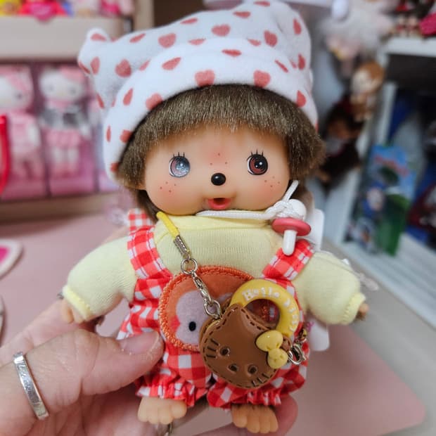 키티 콜라보 베비치치 몬치치