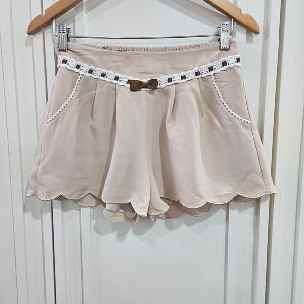 앙크루즈(Ank Rouge) 밀크초코라떼 레이스 큐롯 팬츠