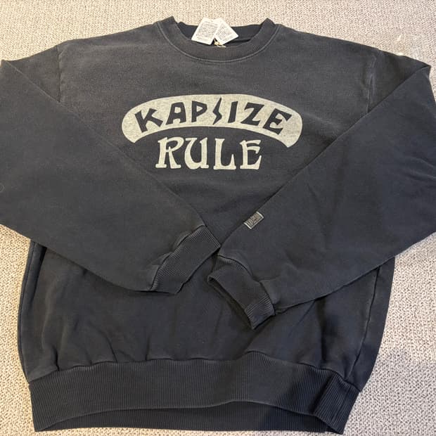 캐피탈 KAPSIZE RULE 3사이즈 맨투맨 판매합니다