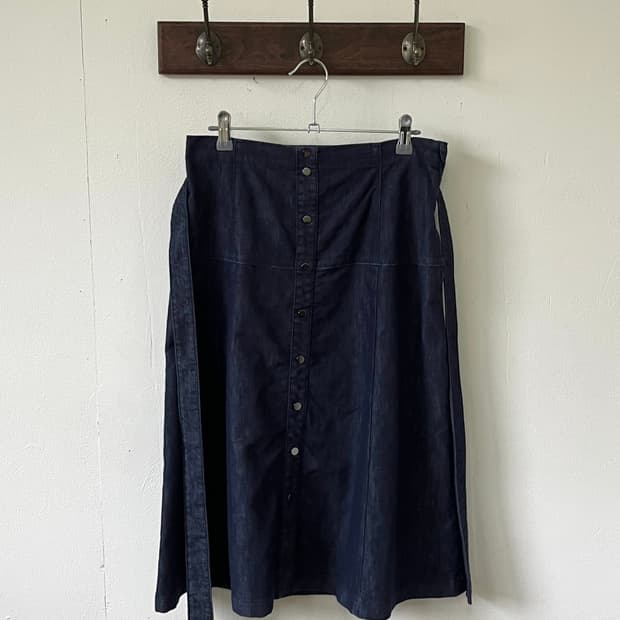 ALMAENROSE 페이크 버튼 데님 스커트