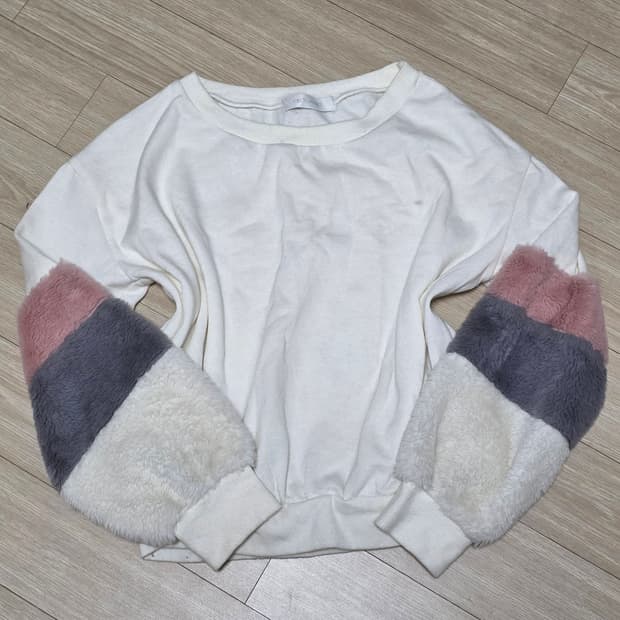 세실맥비 일본빈티지)화이트 오네히메갸루st 양지뢰 퍼프 퍼 소매 맨투맨