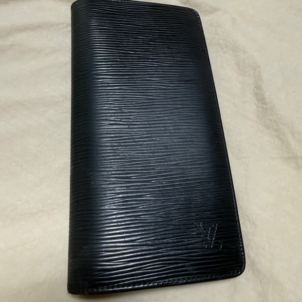 루이비통 에삐 장지갑