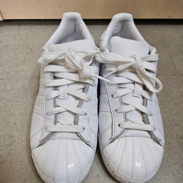 아디다스 슈퍼스타 흰색 230mm