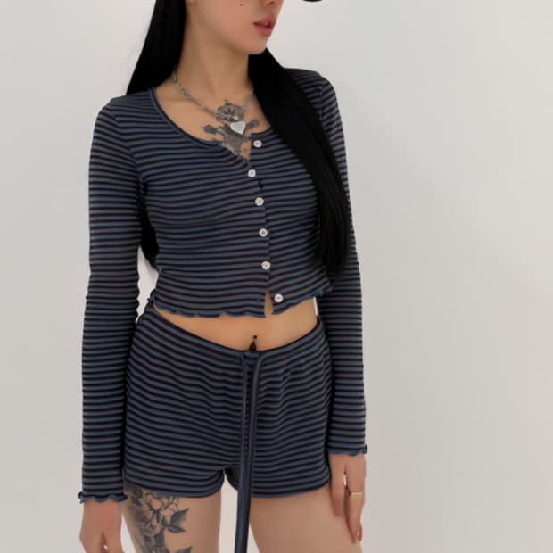 The Mysterious Hotel 스트라이프 가디건